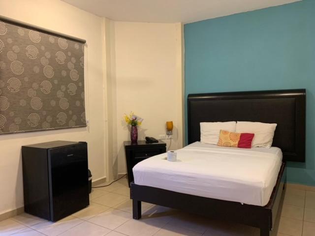 Hotel Real San Juan Suites Mérida Exteriör bild
